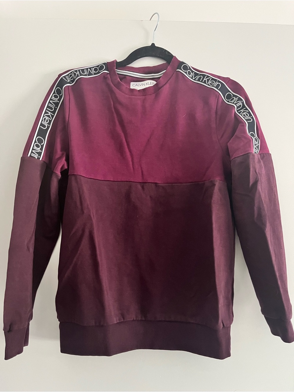 Calvin Klein Men's Burgundy Maroon Colorblock Crewneck Sweater